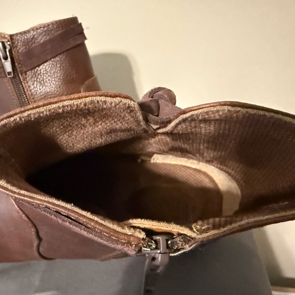 NIB  boc by Born Boots; Big on Comfort; Brown leather & man made; Sz 8 M - Picture 10 of 15